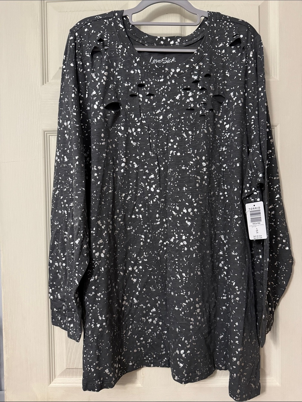 NWT Torrid Lovesick Dark Gray Silver Speckle Distressed Long Sleeve Tee Sz 4X